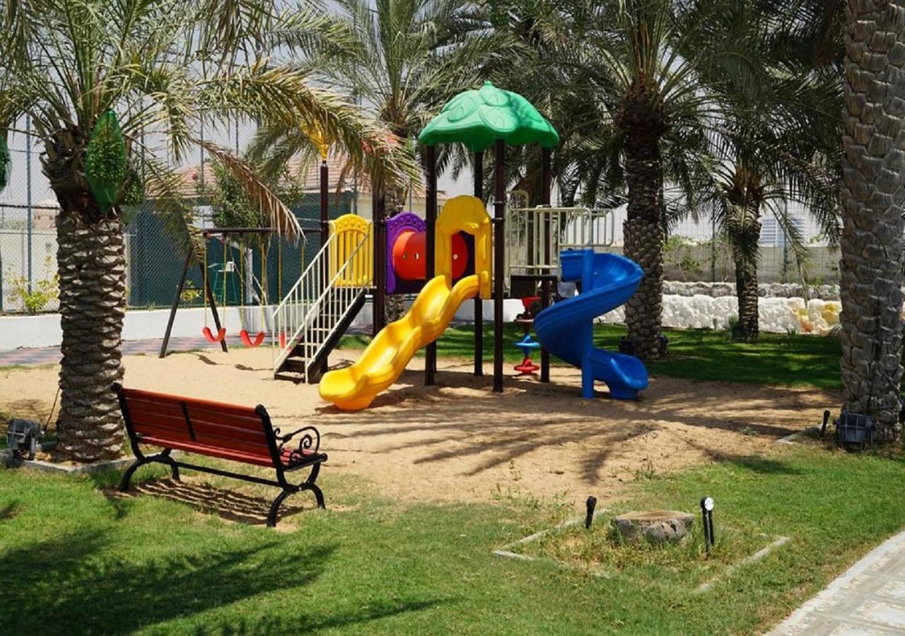 Royal Residence Hotel Apartments Umm al-Quwain Bagian luar foto