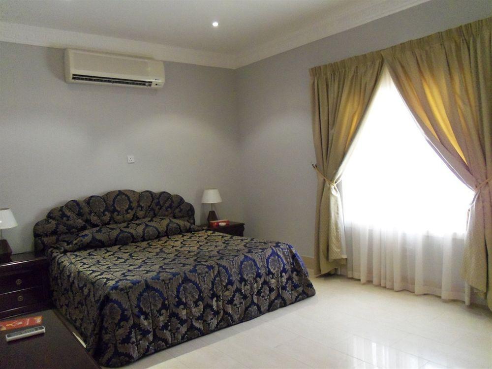 Royal Residence Hotel Apartments Umm al-Quwain Bagian luar foto
