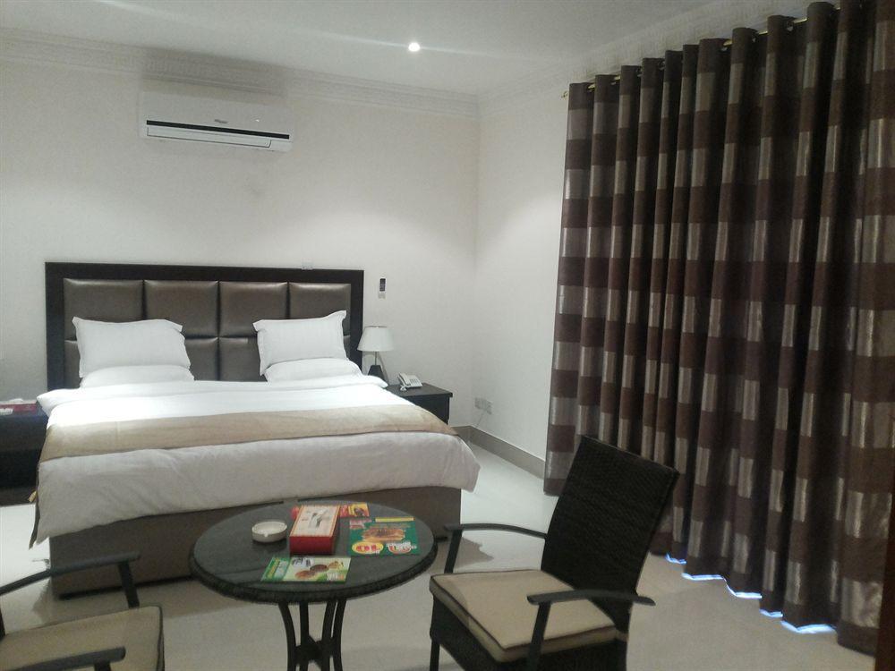 Royal Residence Hotel Apartments Umm al-Quwain Bagian luar foto