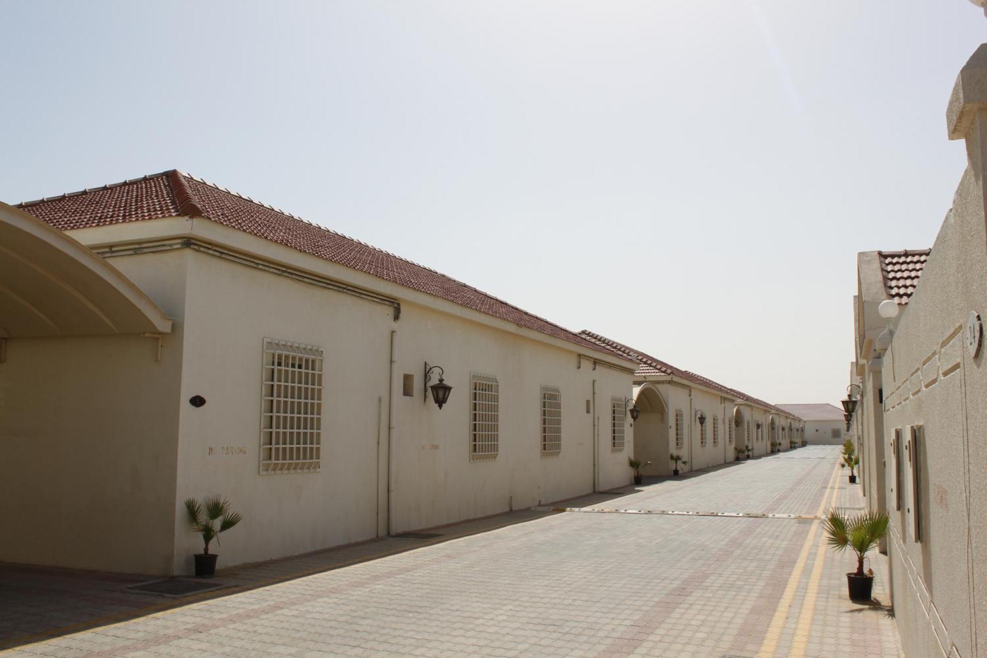 Royal Residence Hotel Apartments Umm al-Quwain Bagian luar foto