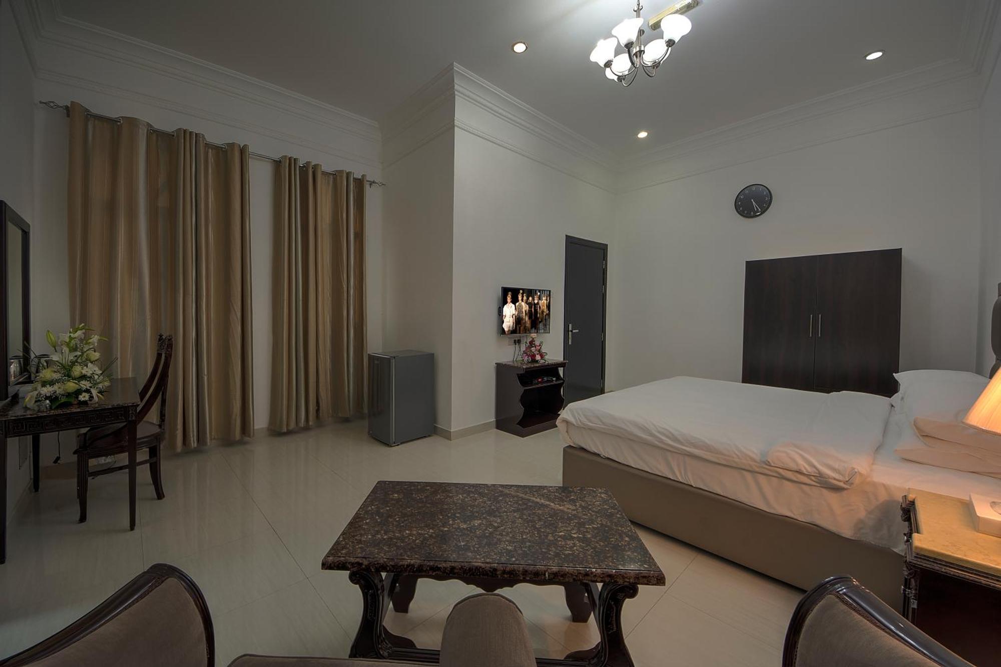 Royal Residence Hotel Apartments Umm al-Quwain Bagian luar foto
