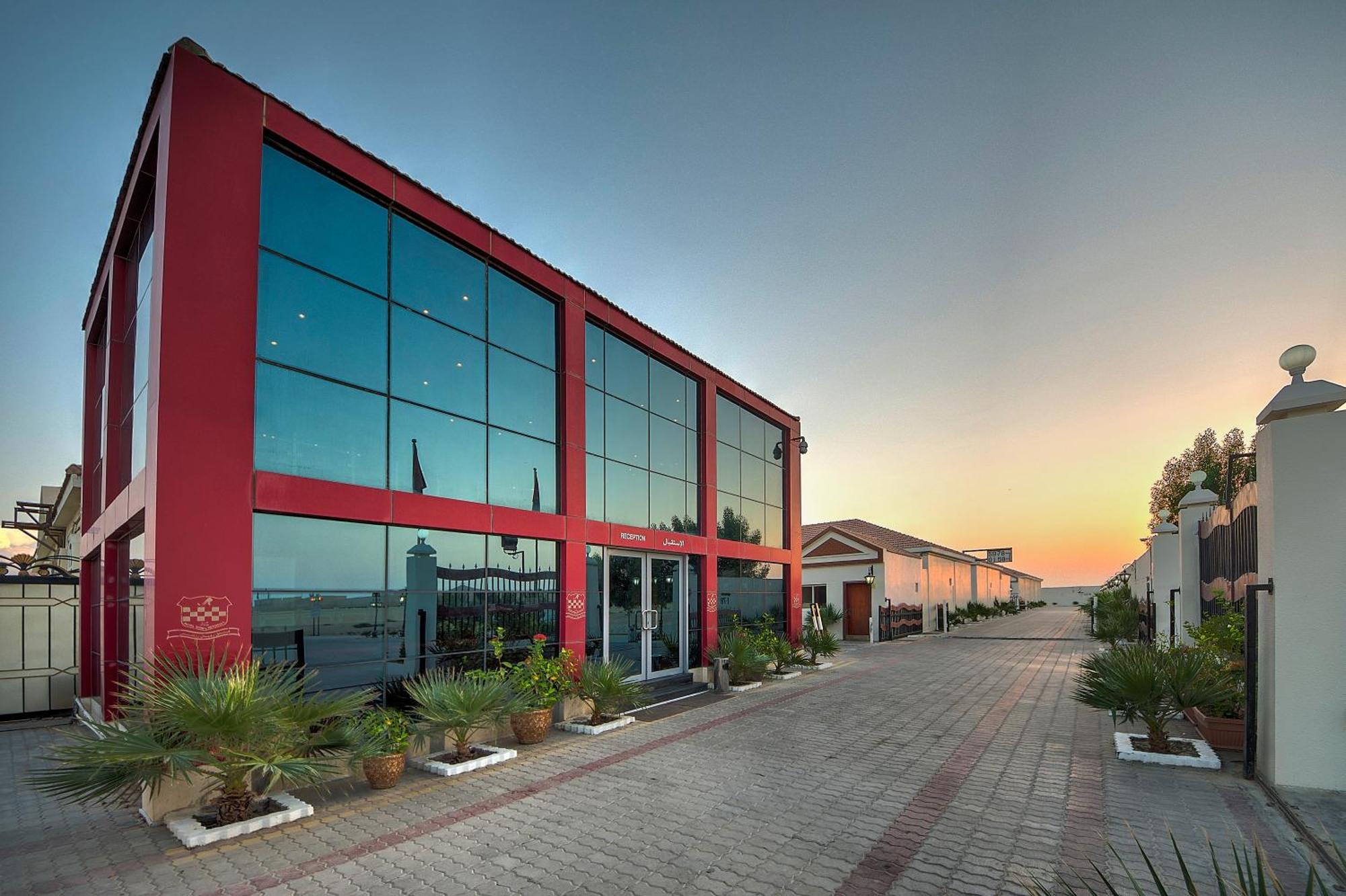 Royal Residence Hotel Apartments Umm al-Quwain Bagian luar foto