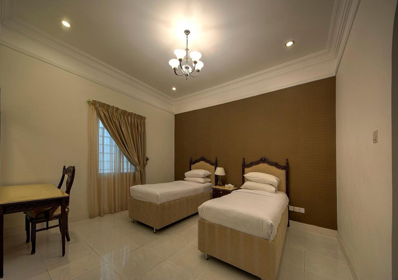 Royal Residence Hotel Apartments Umm al-Quwain Bagian luar foto