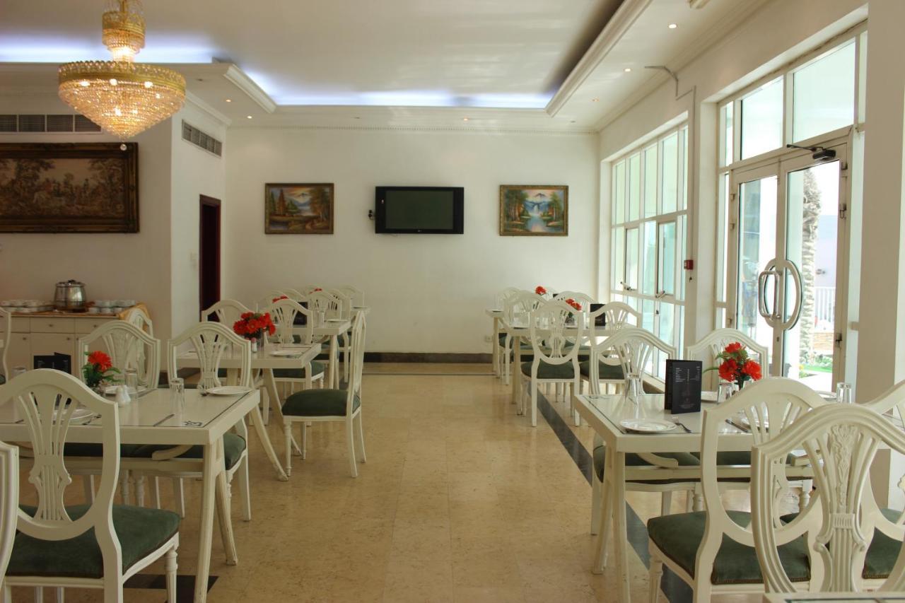 Royal Residence Hotel Apartments Umm al-Quwain Bagian luar foto